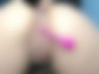EmyLux's Live Sex Cam Show