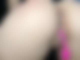 EmyLux's Live Sex Cam Show