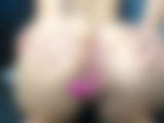 EmyLux's Live Sex Cam Show