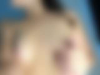EmyLux's Live Sex Cam Show