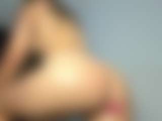EmyLux's Live Sex Cam Show