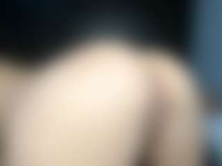 EmyLux's Live Sex Cam Show