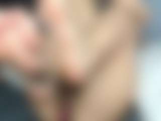 EmyLux's Live Sex Cam Show
