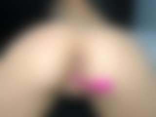 EmyLux's Live Sex Cam Show