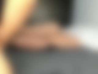 EmyLux's Live Sex Cam Show