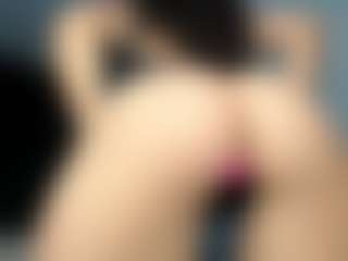 EmyLux's Live Sex Cam Show