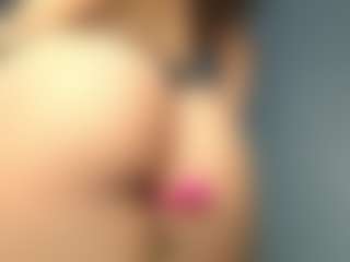 EmyLux's Live Sex Cam Show