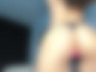 EmyLux's Live Sex Cam Show