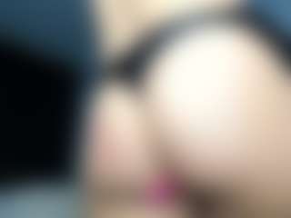 EmyLux's Live Sex Cam Show