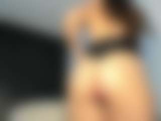 EmyLux's Live Sex Cam Show