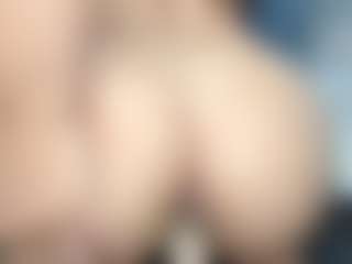 EmyLux's Live Sex Cam Show