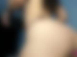 EmyLux's Live Sex Cam Show