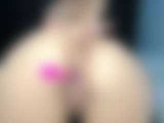 EmyLux's Live Sex Cam Show