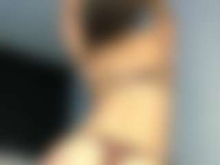 EmyLux's Live Sex Cam Show