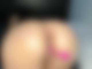 EmyLux's Live Sex Cam Show