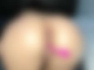 EmyLux's Live Sex Cam Show