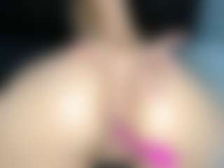 EmyLux's Live Sex Cam Show