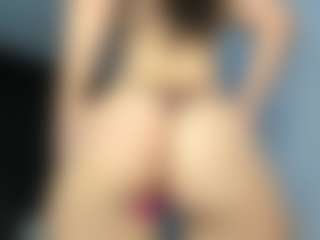 EmyLux's Live Sex Cam Show