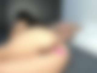 EmyLux's Live Sex Cam Show
