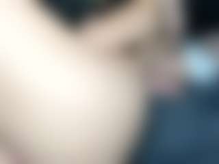 Live cam show with EmyLux - Blowjob on CamClone