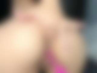 EmyLux's Live Sex Cam Show