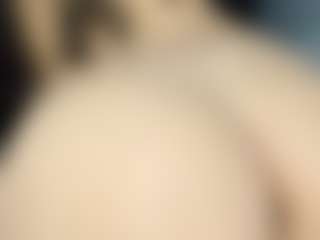 EmyLux's Live Sex Cam Show