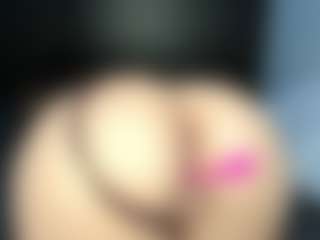EmyLux's Live Sex Cam Show