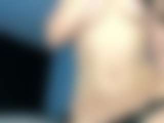 EmyLux's Live Sex Cam Show