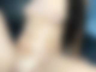 EmyLux's Live Sex Cam Show