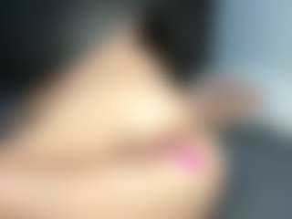 EmyLux's Live Sex Cam Show