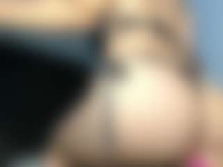 EmyLux's Live Sex Cam Show