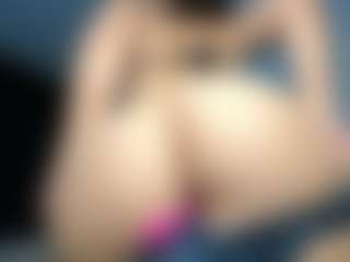 EmyLux's Live Sex Cam Show