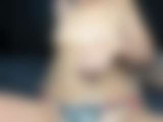 EmyLux's Live Sex Cam Show