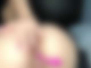 EmyLux's Live Sex Cam Show