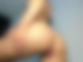 EmyLux's Live Sex Cam Show