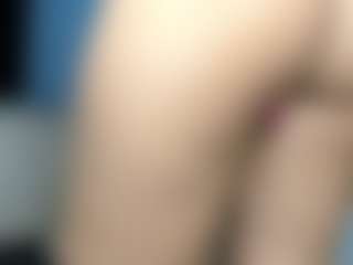 EmyLux's Live Sex Cam Show
