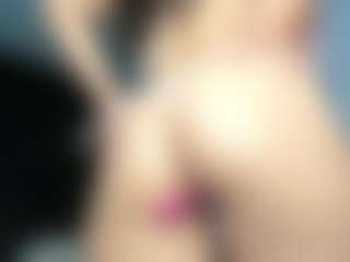 EmyLux's Live Sex Cam Show