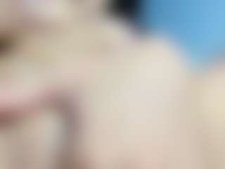 EmyLux's Live Sex Cam Show