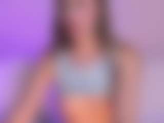 Live cam show with ChristineLive - Green Eyes on UwU Esports