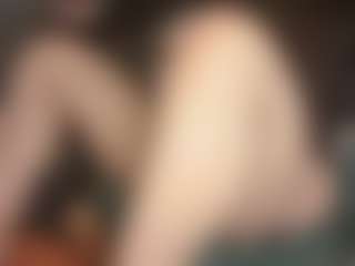 Show en direct avec prissylilBitch - Brown Hair sur Camsoda