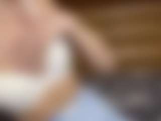 Live cam show with Ashley - Petite on Dolls Live
