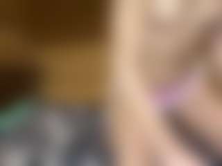 Live cam show with Ashley - Foot Fetish Curvy on Camversity
