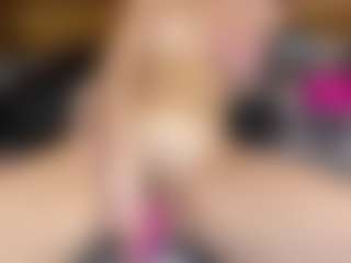 Live cam show with Ashley - Blonde Hair Middle Aged on luckytryst.com