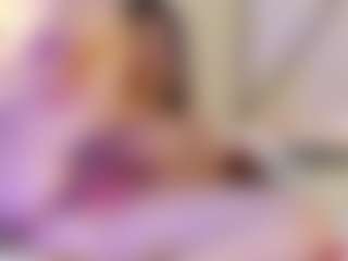 Live cam show with Chloe-Rem - New White on Camsoda | colombia