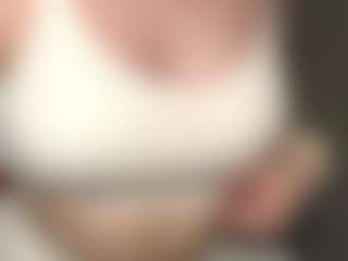 Live cam show with Tate - Pretty on infinitiblacc.com
