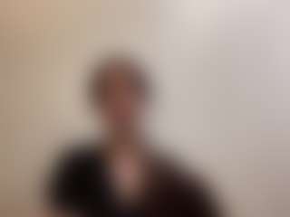 Live cam show with Lora - Public Brown Hair on SmokeAndPoke