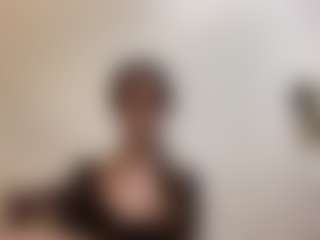 Live cam show with Lora - Green Eyes on Stripli.com