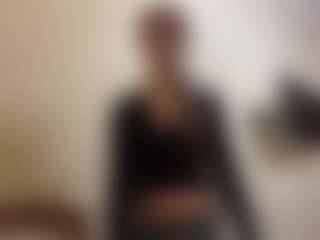 Live cam show with Lora - New Shaved Pussy on Camsoda.co