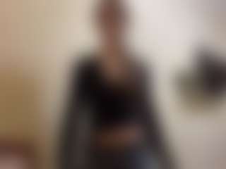 Live cam show with Lora - Smoking on hrnylive.com