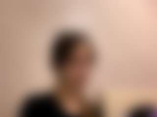 Live cam show with Lora - Brown Hair Petite on Camversity